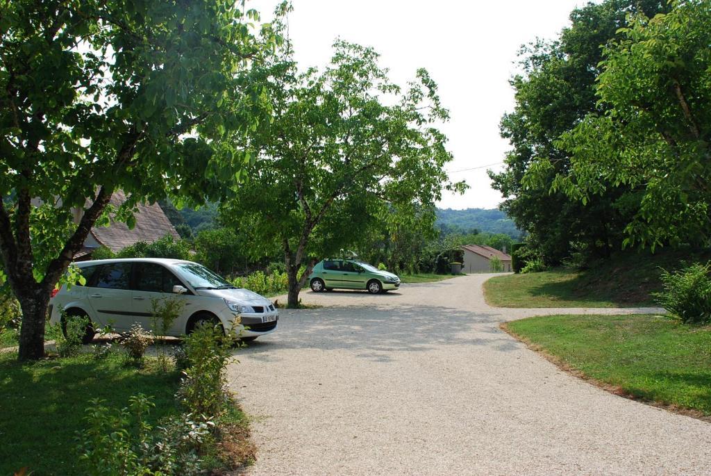 Village De Gites Le Chatenet Thonac Eksteriør billede